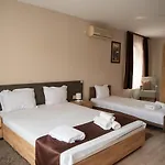 Otel Oppium Restaurant & Garden