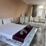 Oppium Restaurant & Garden 2* Rusçuk
