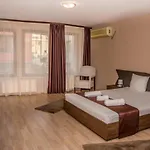 Oppium Restaurant & Garden Otel 2*
