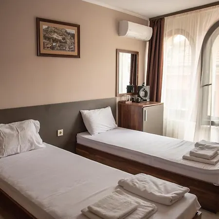 Oppium Restaurant & Garden Rusze