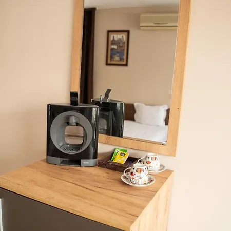 Oppium Restaurant & Garden 2*