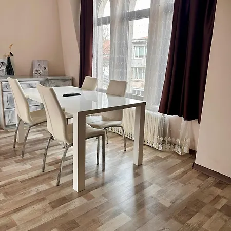 Hotel Oppium Restaurant & Garden 2*