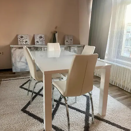 Oppium Restaurant & Garden Ruse