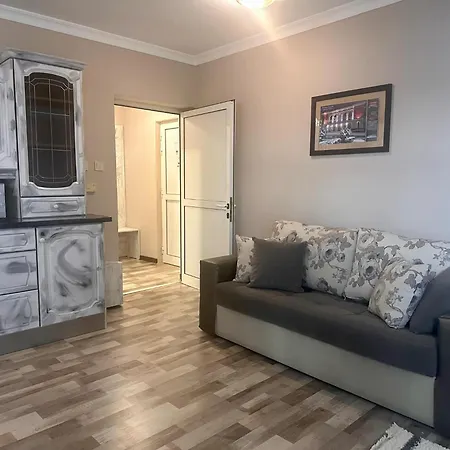 Oppium Restaurant & Garden Hotel 2*