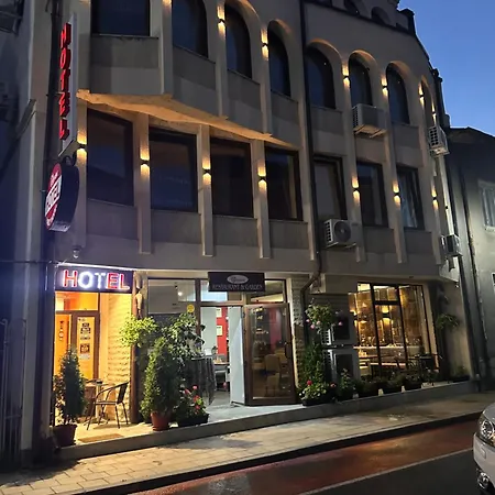 Oppium Restaurant & Garden Otel Rusçuk