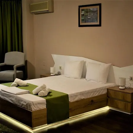 Hotel Oppium Restaurant & Garden 2*