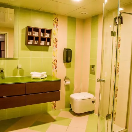 Oppium Restaurant & Garden 2* Rusze