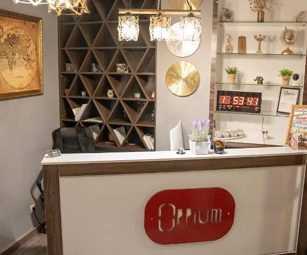 Oppium Restaurant & Garden Hotel