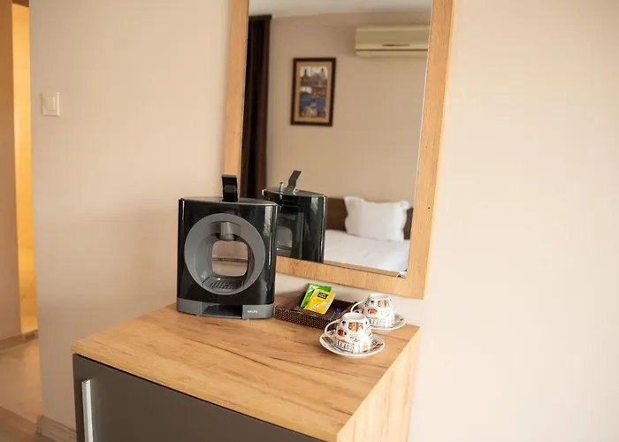 Oppium Restaurant & Garden 2*