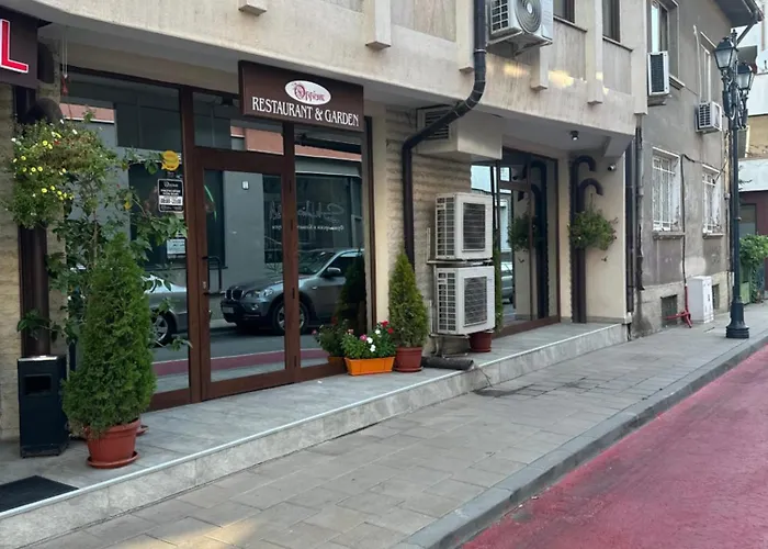 Oppium Restaurant & Garden