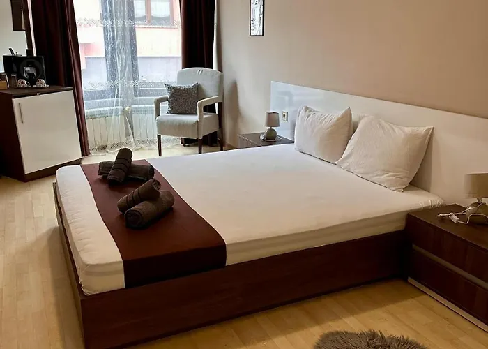 Oppium Restaurant & Garden Hotel 2*