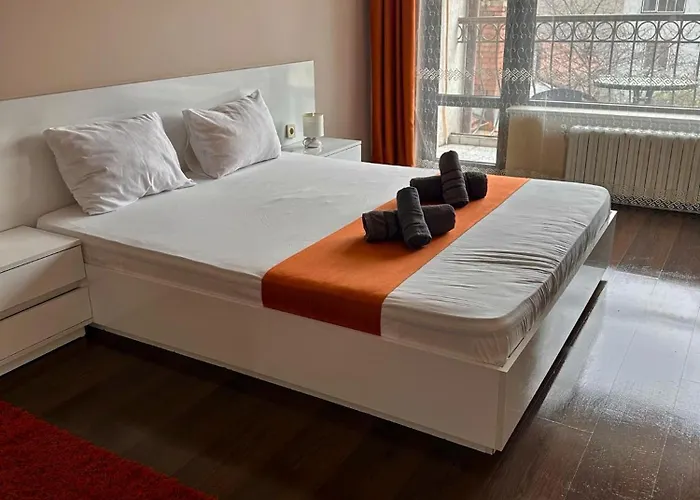 Oppium Restaurant & Garden 2*