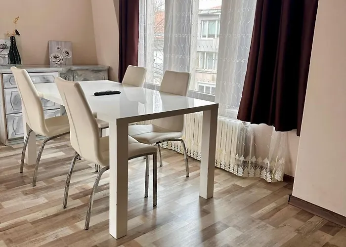 Hotel Oppium Restaurant & Garden 2*