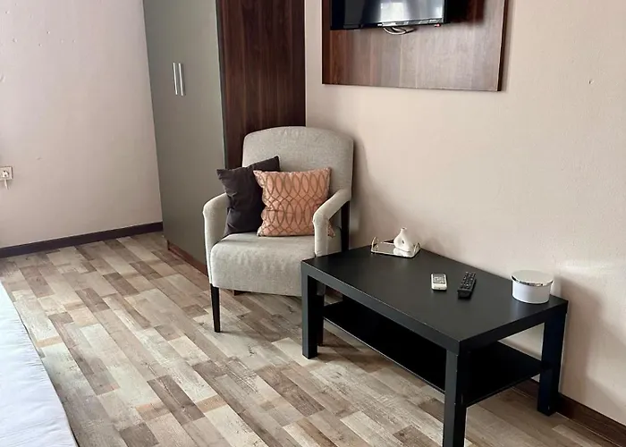 Oppium Restaurant & Garden 2*