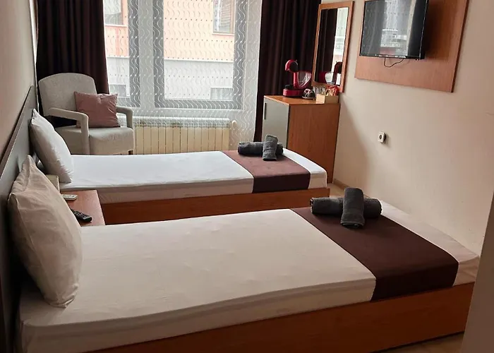 Hotel Oppium Restaurant & Garden 2*