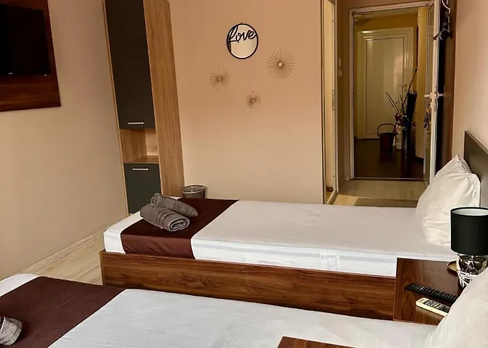 Oppium Restaurant & Garden Hotel Ruse