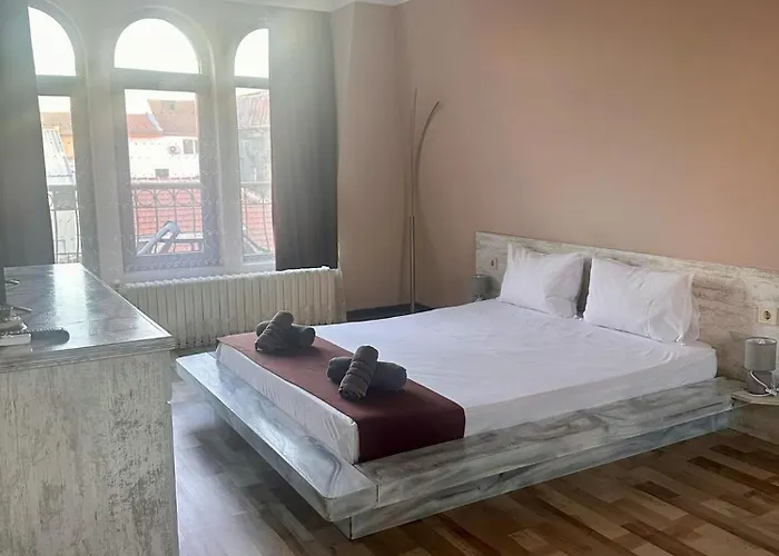 Hotel Oppium Restaurant & Garden