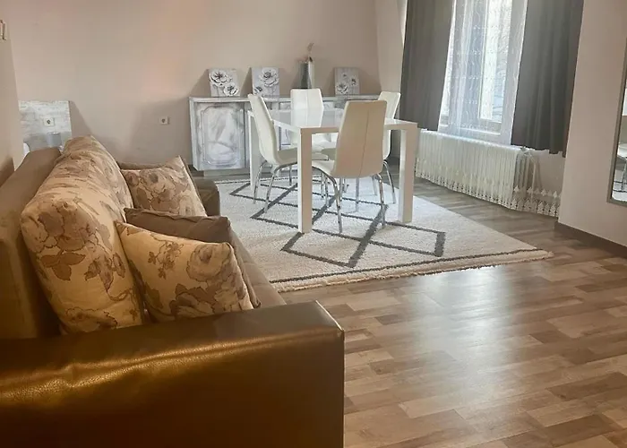 Oppium Restaurant & Garden 2* Ruse