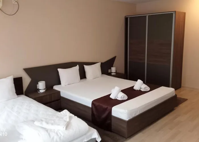 Oppium Restaurant & Garden Hotel 2*