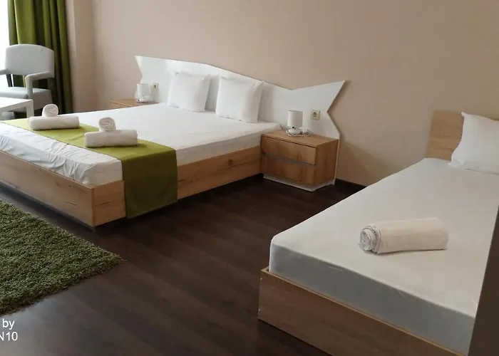 Hotel Oppium Restaurant & Garden 2*